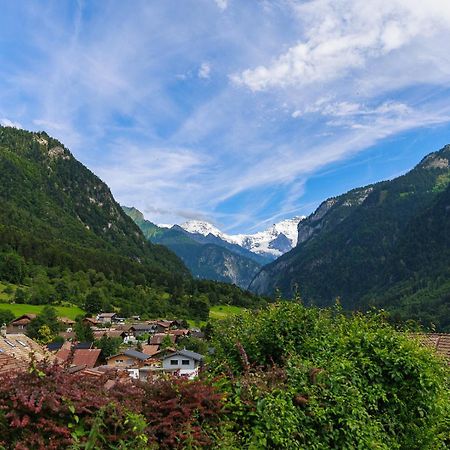 Charming Alpine Retreat By Apartments Capricorn Gsteigwiler Bagian luar foto