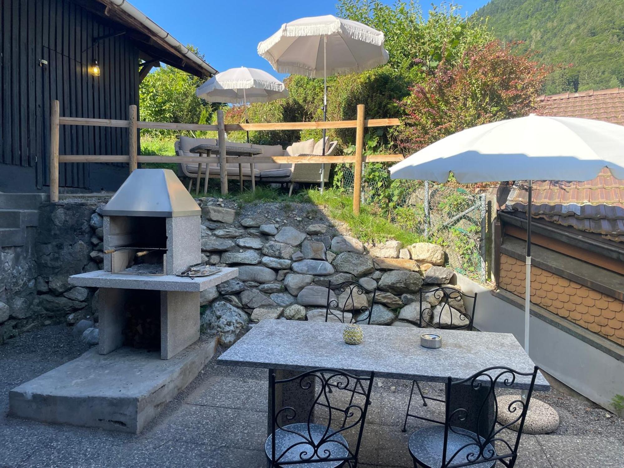 Charming Alpine Retreat By Apartments Capricorn Gsteigwiler Bagian luar foto