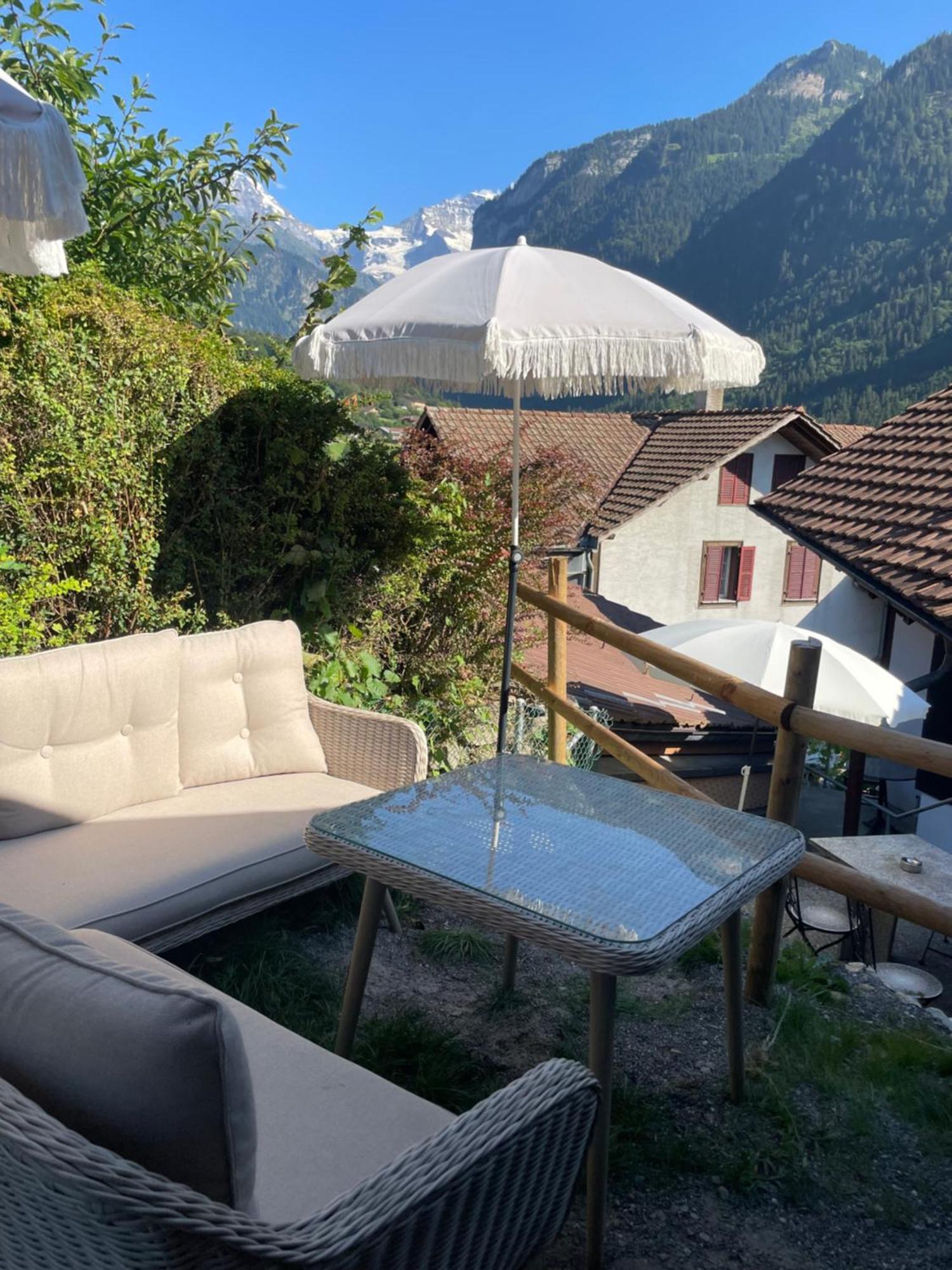 Charming Alpine Retreat By Apartments Capricorn Gsteigwiler Bagian luar foto
