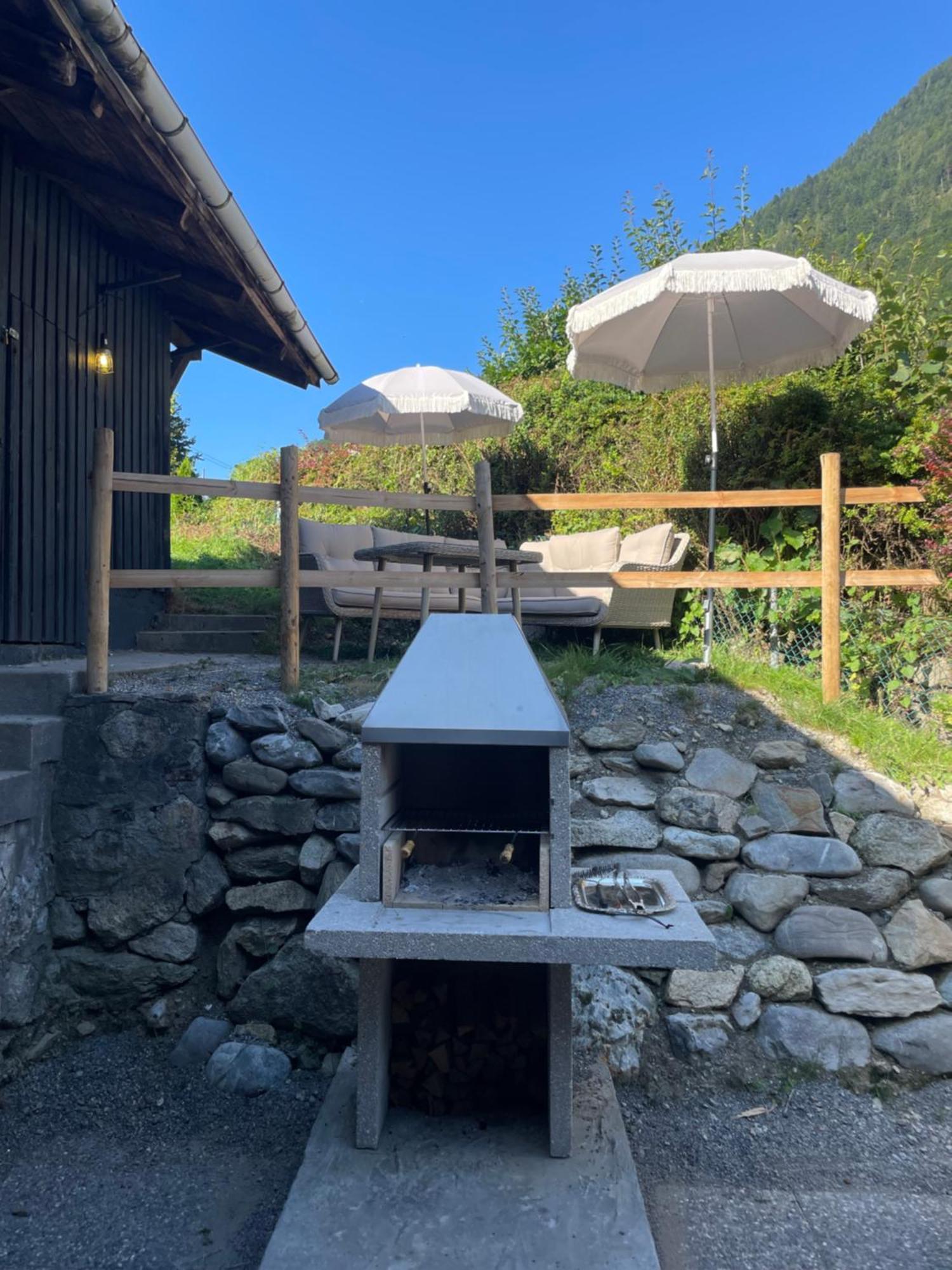 Charming Alpine Retreat By Apartments Capricorn Gsteigwiler Bagian luar foto
