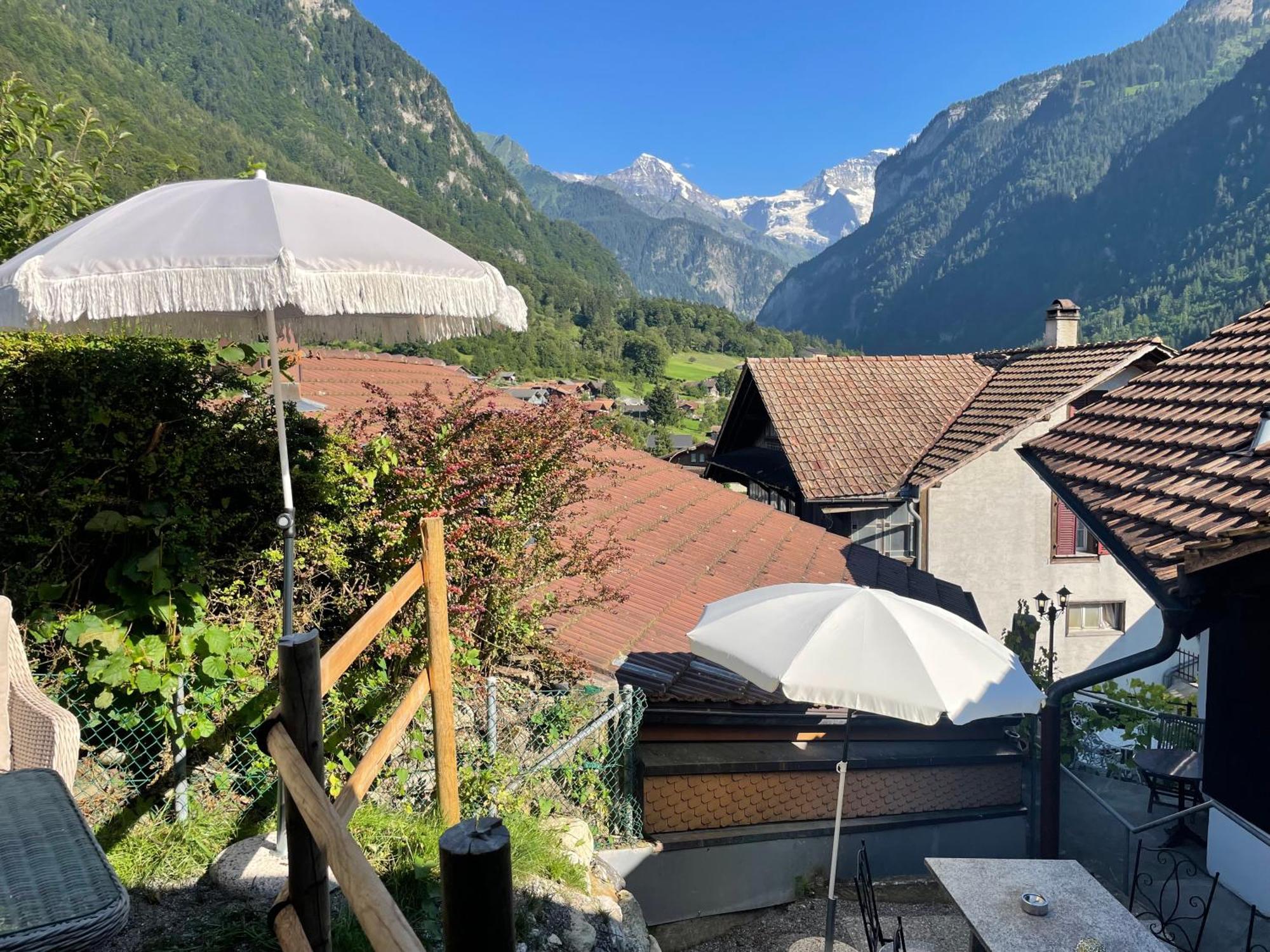Charming Alpine Retreat By Apartments Capricorn Gsteigwiler Bagian luar foto
