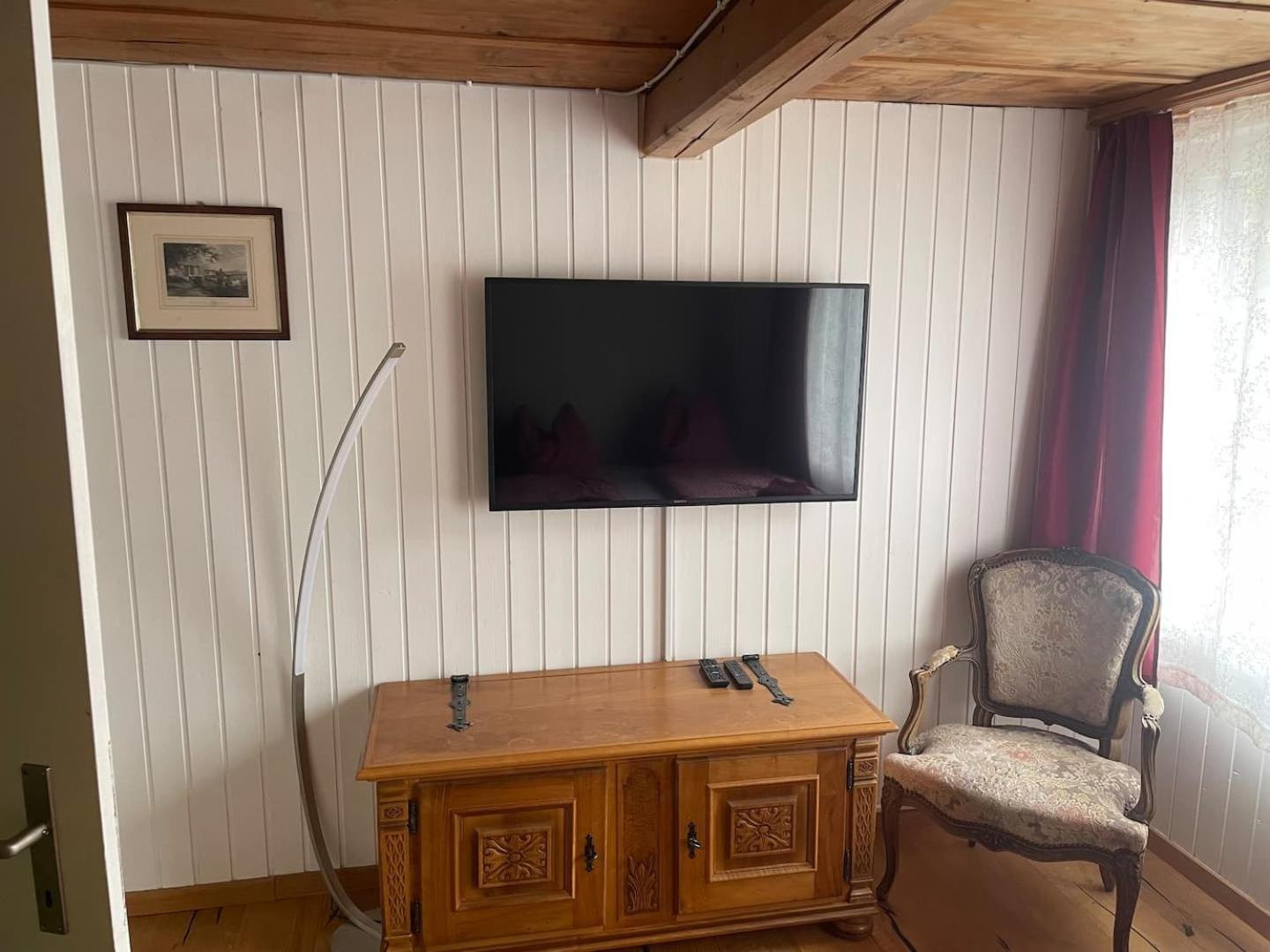 Charming Alpine Retreat By Apartments Capricorn Gsteigwiler Bagian luar foto