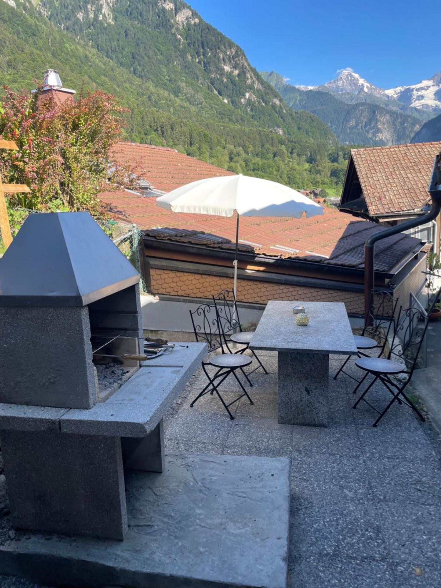 Charming Alpine Retreat By Apartments Capricorn Gsteigwiler Bagian luar foto